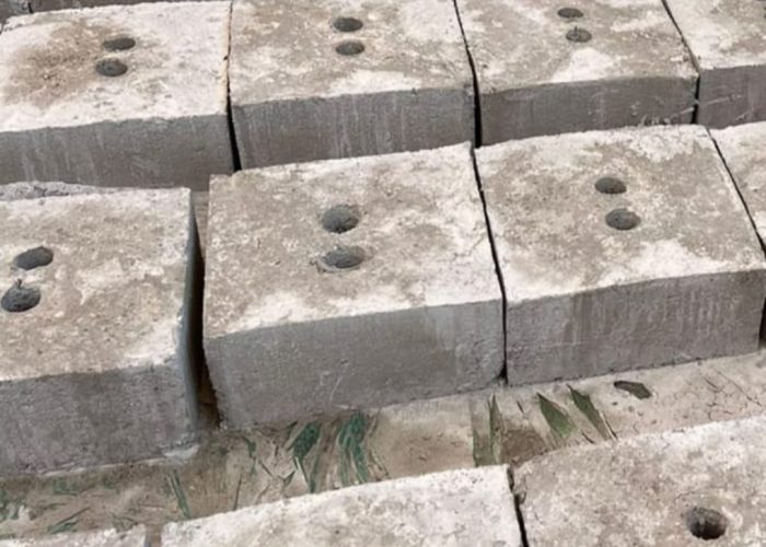 Concrete blocks 20×40×40 With Hooks
