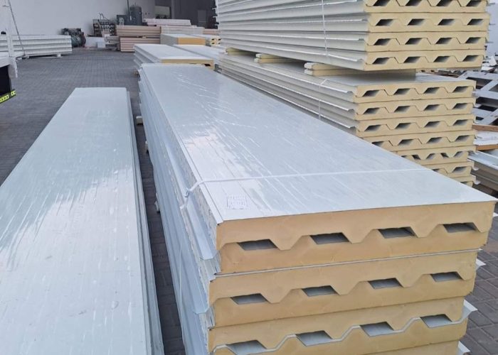 Sandwich panel for wall